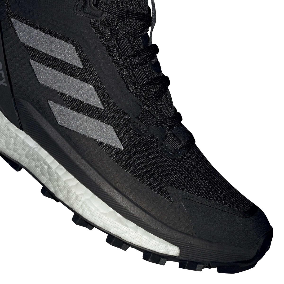 product/a/d/adidas_ih0670_13_footwear_photography_reflective_detail_white-nw091625.jpg