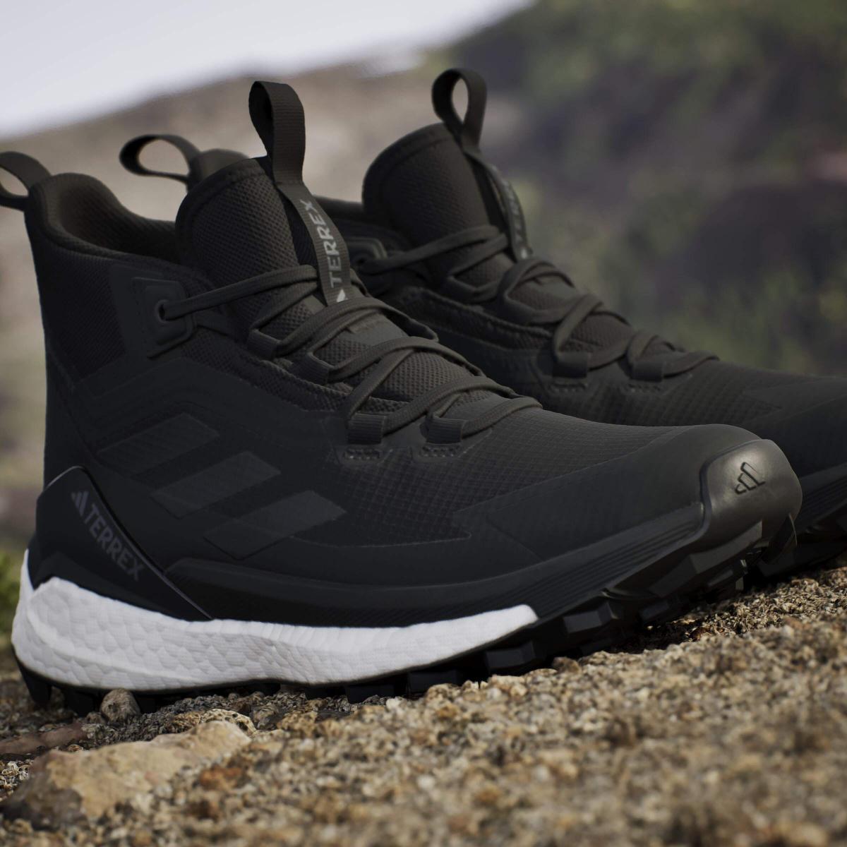 product/a/d/adidas_ih0670_24_footwear_photography_heromrktng_view_9-nw091625.jpg
