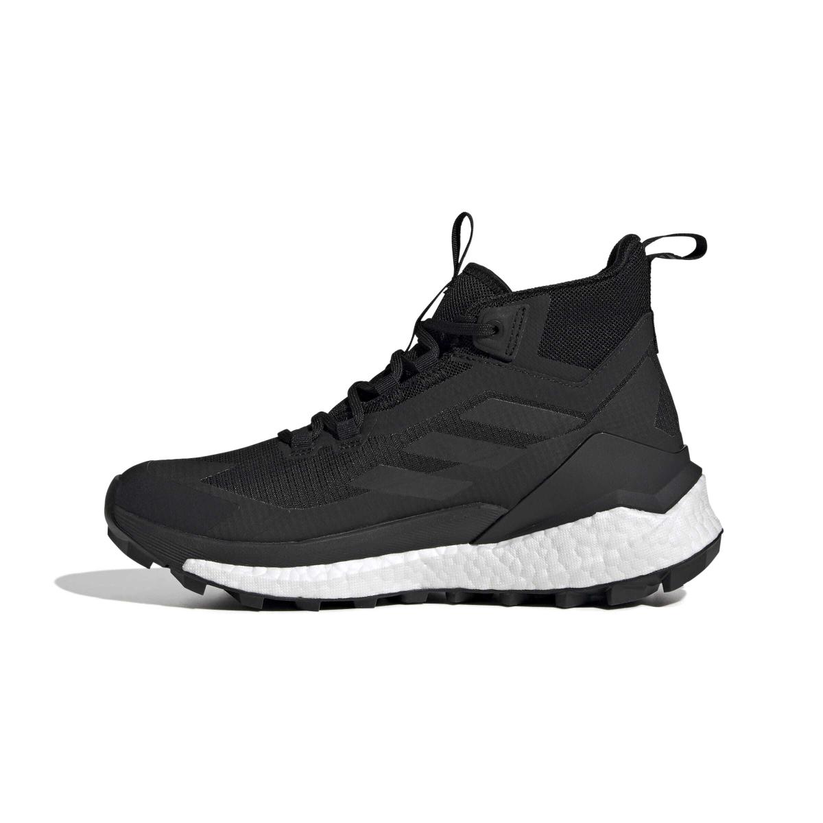 product/a/d/adidas_ih0670_5_footwear_photography_side_medial_center_view_white-nw091625.jpg