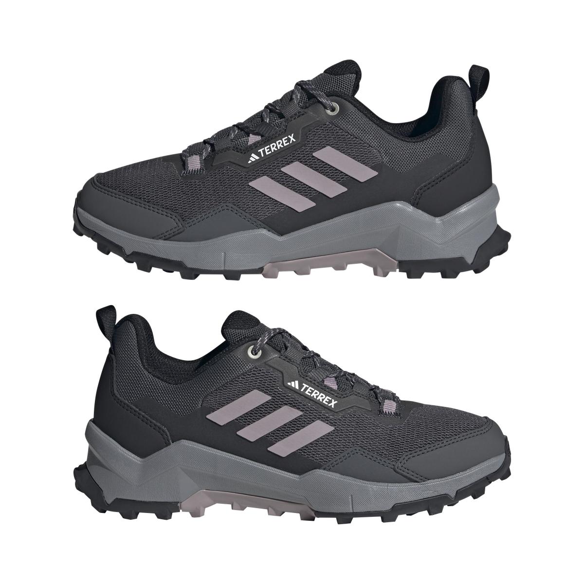 product/a/d/adidas_ih1143_10_footwear_photography_mirrored_pair_view_white.jpg