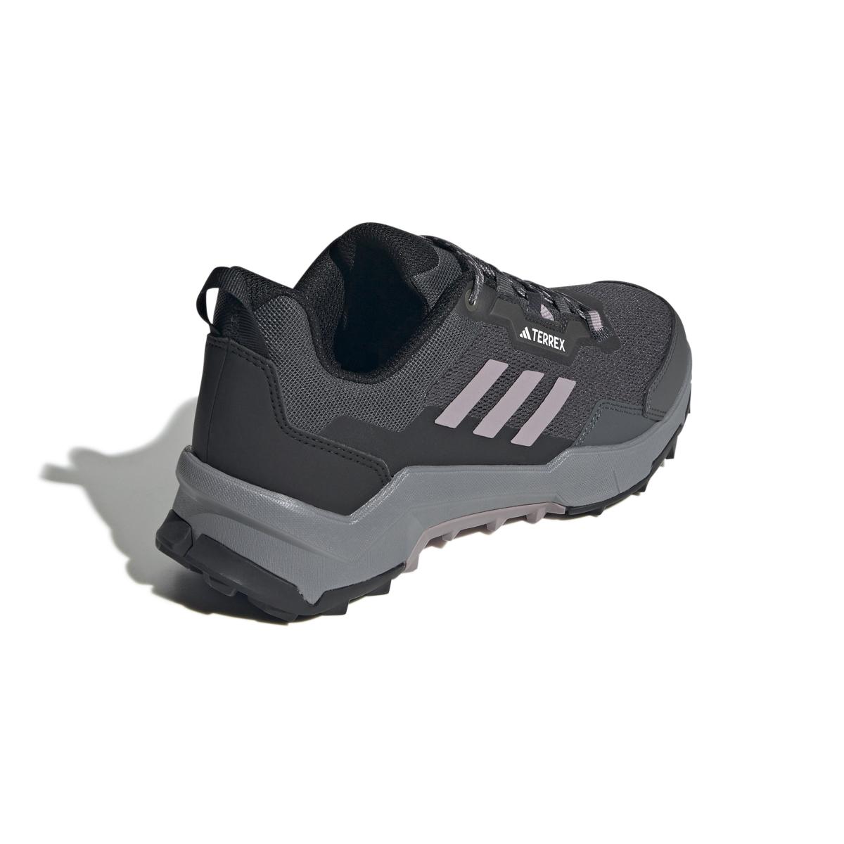 product/a/d/adidas_ih1143_7_footwear_photography_back_lateral_top_view_white.jpg