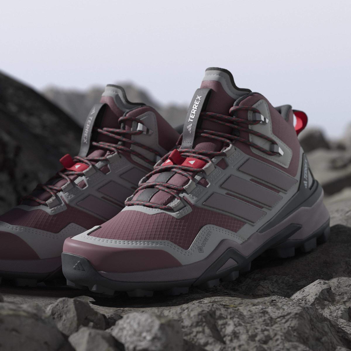 product/a/d/adidas_ih2806_21_footwear_photography_heromrktng_view_9-nw091625.jpg