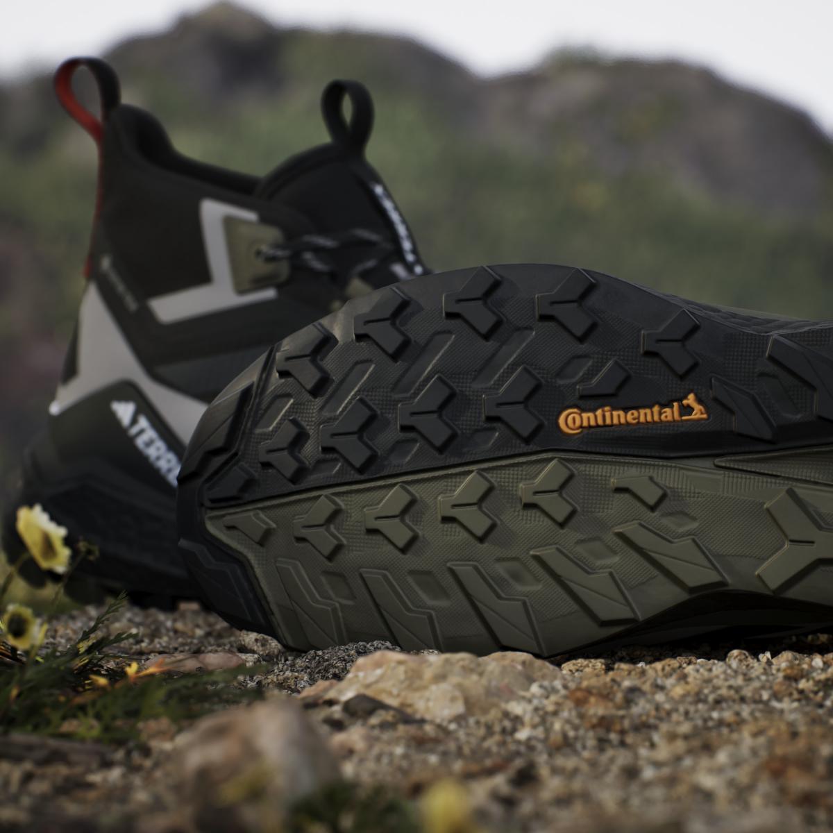 product/a/d/adidas_ih3526_24_footwear_photography_heromrktng_view_11-nw091625.jpg