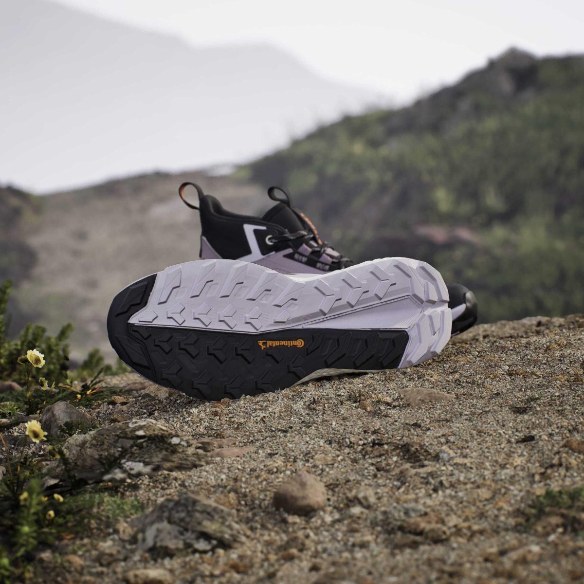product/a/d/adidas_ih3532_17_footwear_photography_heromrktng_view_4-nw091625.jpg
