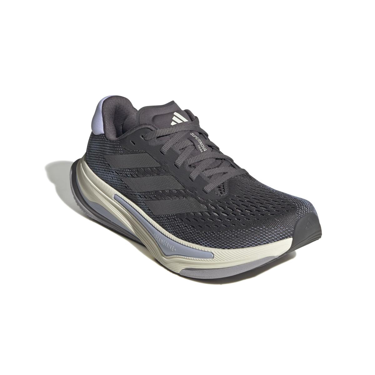 product/a/d/adidas_ih8638_6_footwear_photography_front_lateral_top_view_white-nw091625.jpg