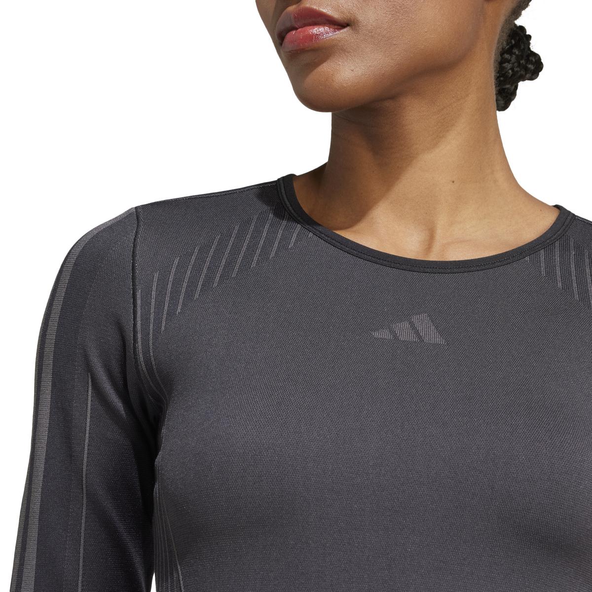 product/a/d/adidas_ix6994_7_apparel_on_model_detail_view_1_white.jpg
