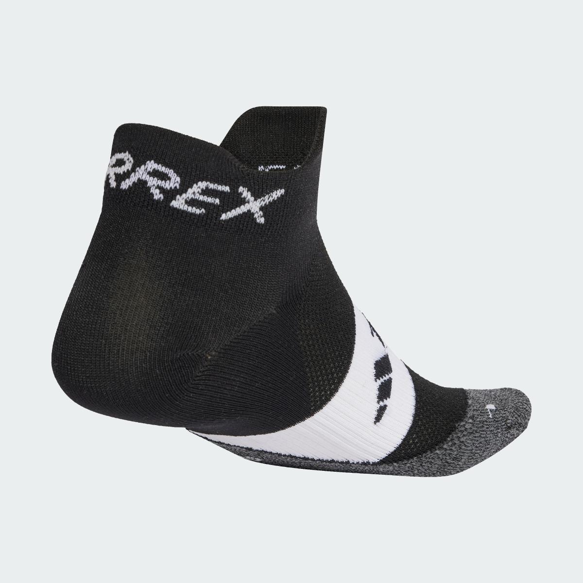 product/a/d/adidas_ix7420_black-white_1.jpg