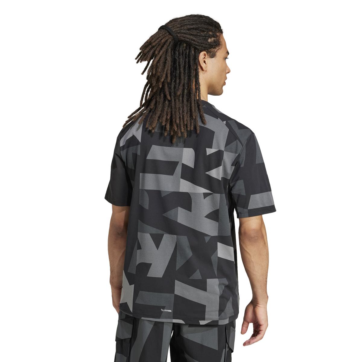product/a/d/adidas_je0390_black-carbon_3.jpg