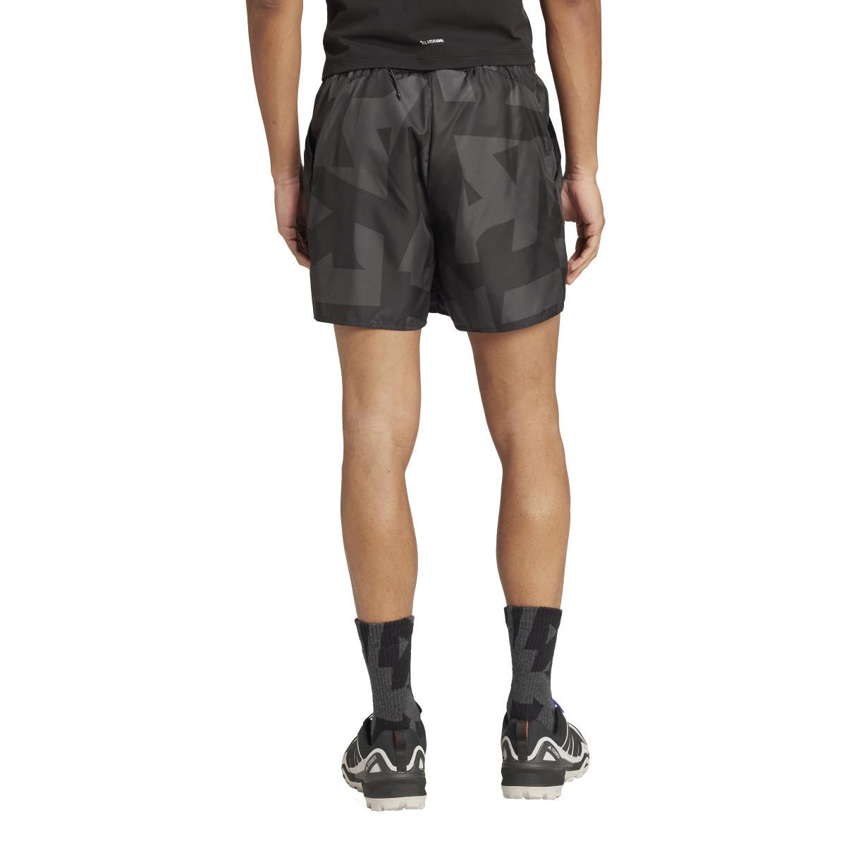 product/a/d/adidas_je9415_black-carbon-black-black_4.jpg