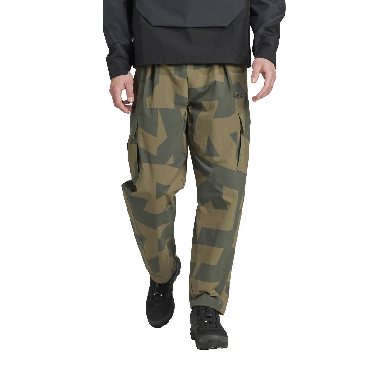product/a/d/adidas_je9427_carbon-legivy-olistr-orbgrn_3.jpg