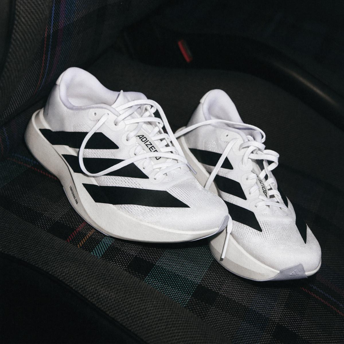 product/a/d/adidas_jh6206_15_footwear_photography_heromrktng_view_2-nw111924.jpg
