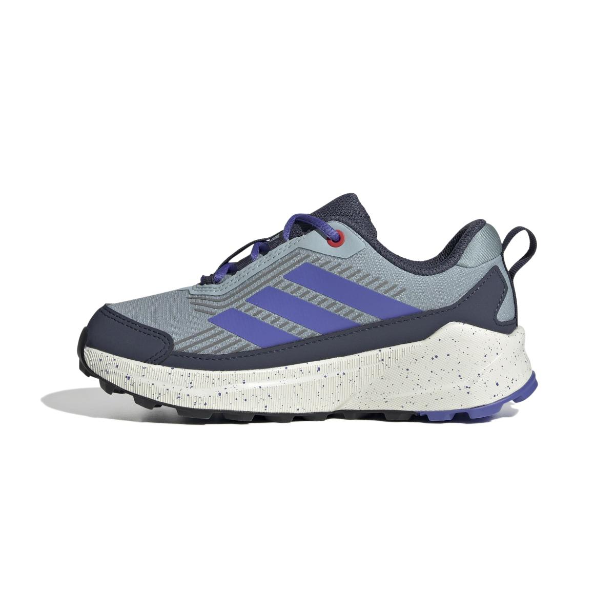product/a/d/adidas_jh6341_5_footwear_photography_side_medial_center_view_white-nw091625.jpg