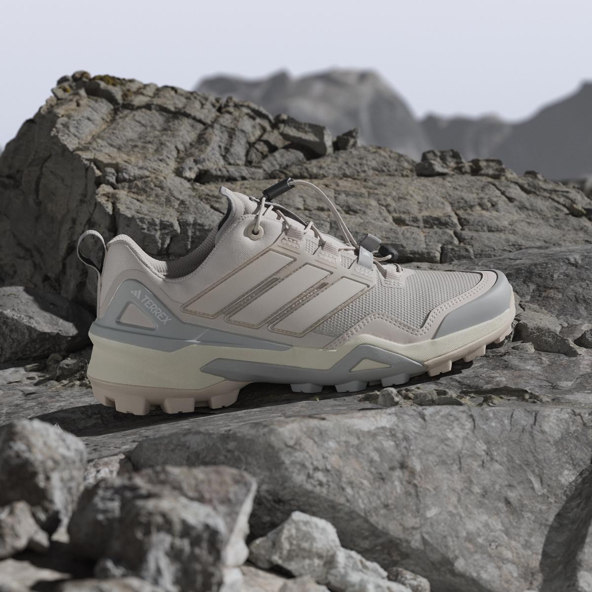 product/a/d/adidas_jh6391_16_footwear_photography_heromrktng_view_3-nw091625.jpg