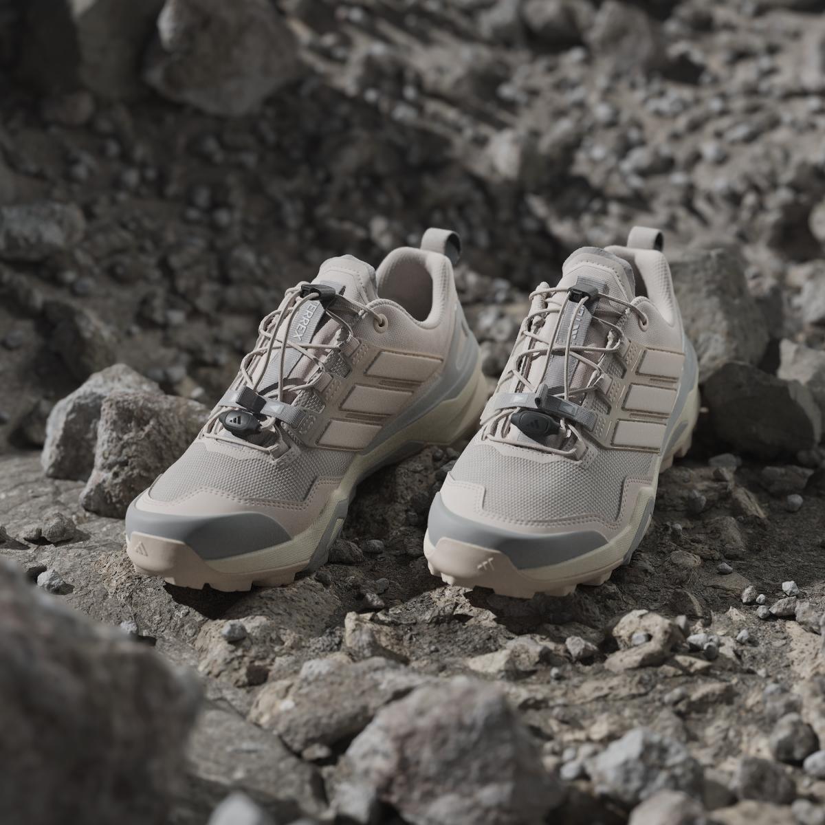product/a/d/adidas_jh6391_18_footwear_photography_heromrktng_view_5-nw091625.jpg