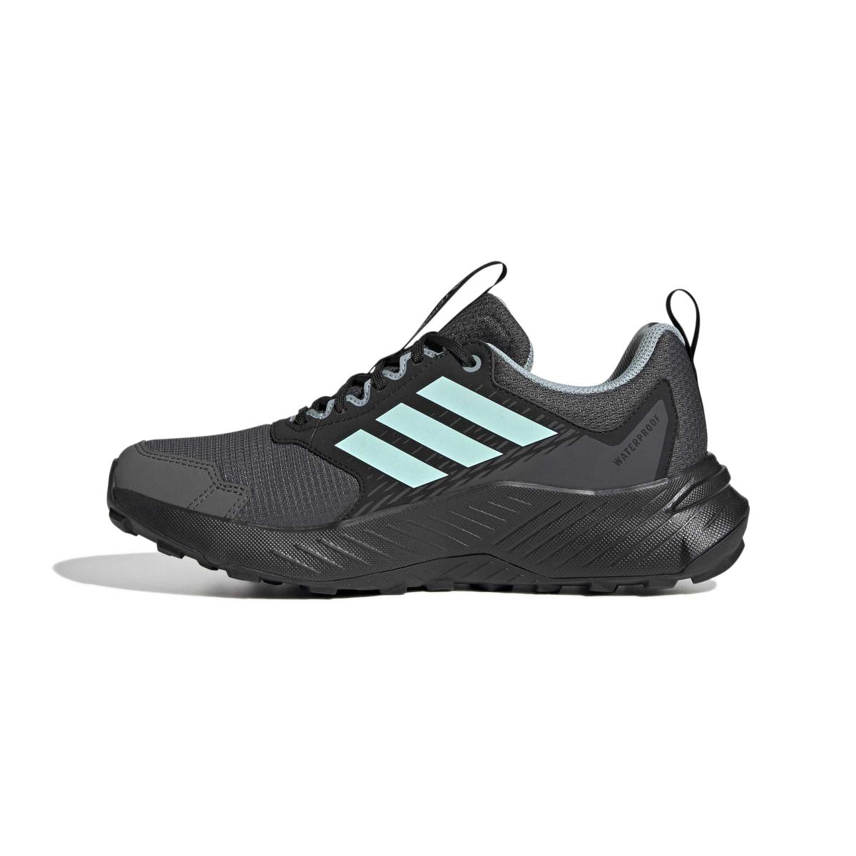 product/a/d/adidas_ji0278_5_footwear_photography_side_medial_center_view_white-nw091625.jpg