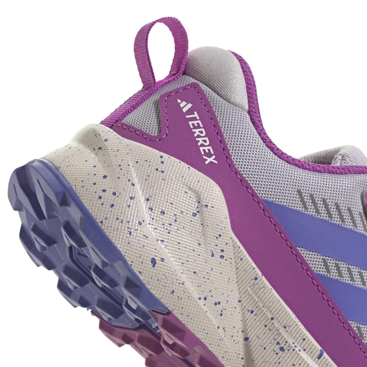 product/a/d/adidas_ji1033_9_footwear_photography_detail_view_2_white-nw091625.jpg