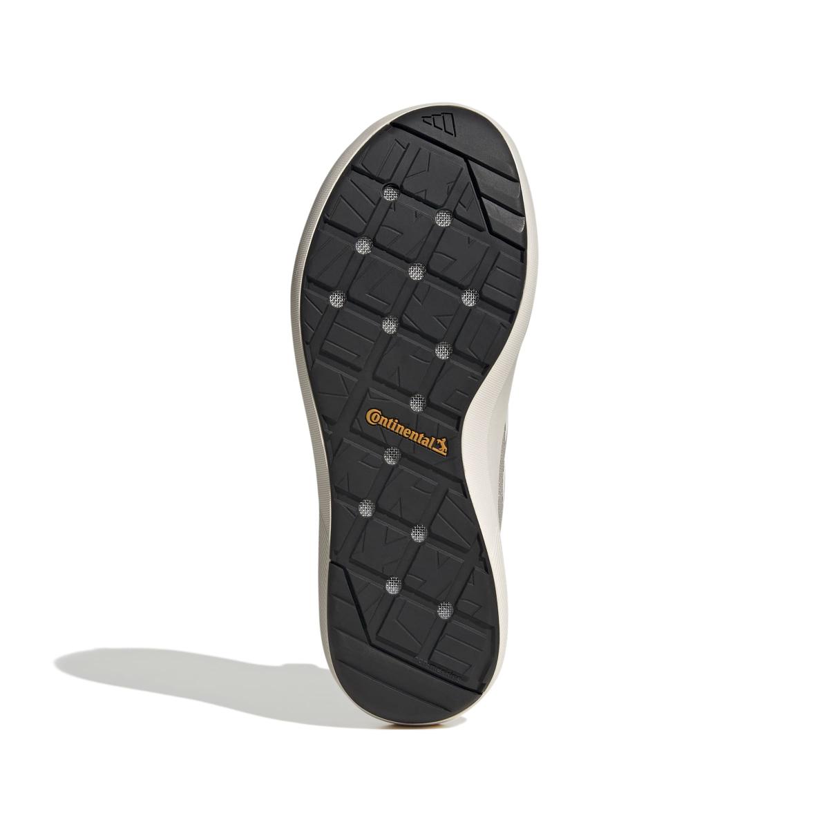 product/a/d/adidas_ji3501_4_footwear_photography_bottom_view_white-nw091625.jpg