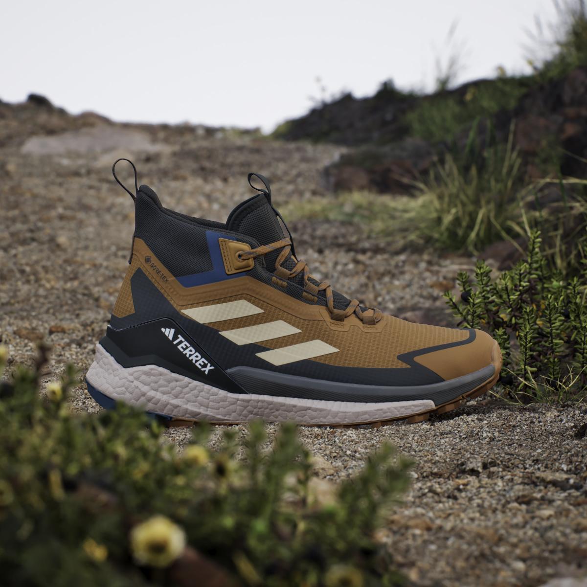 product/a/d/adidas_ji4245_16_footwear_photography_heromrktng_view_3-nw091625.jpg