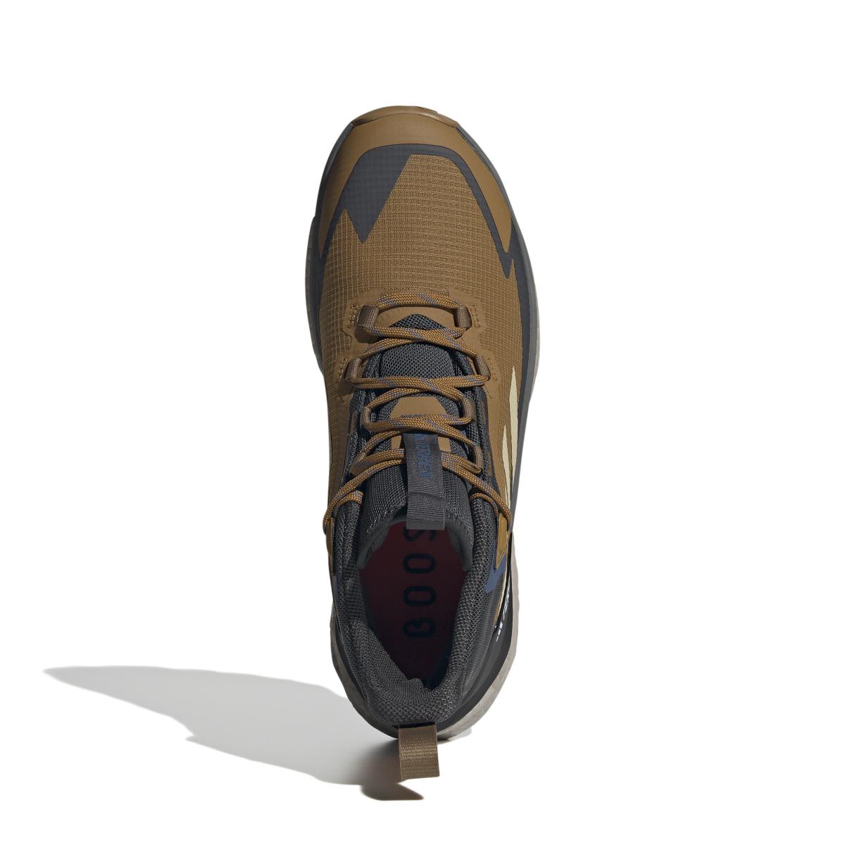 product/a/d/adidas_ji4245_3_footwear_photography_top_portrait_view_white-nw091625.jpg