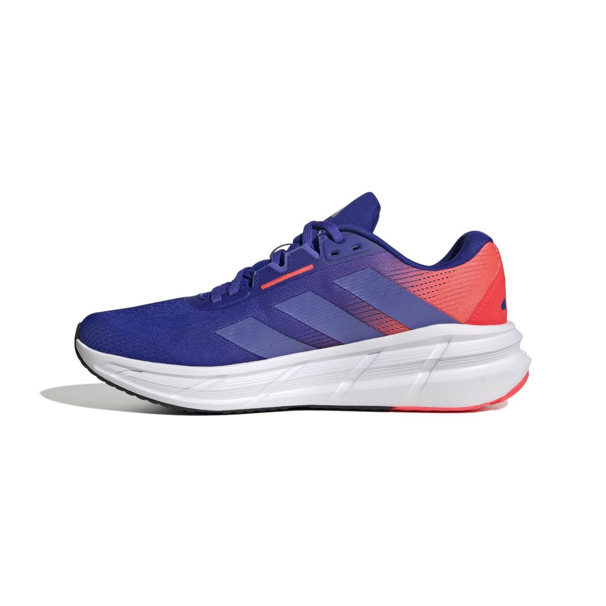 product/a/d/adidas_ji4619_5_footwear_photography_side_medial_center_view_white-nw091625.jpg