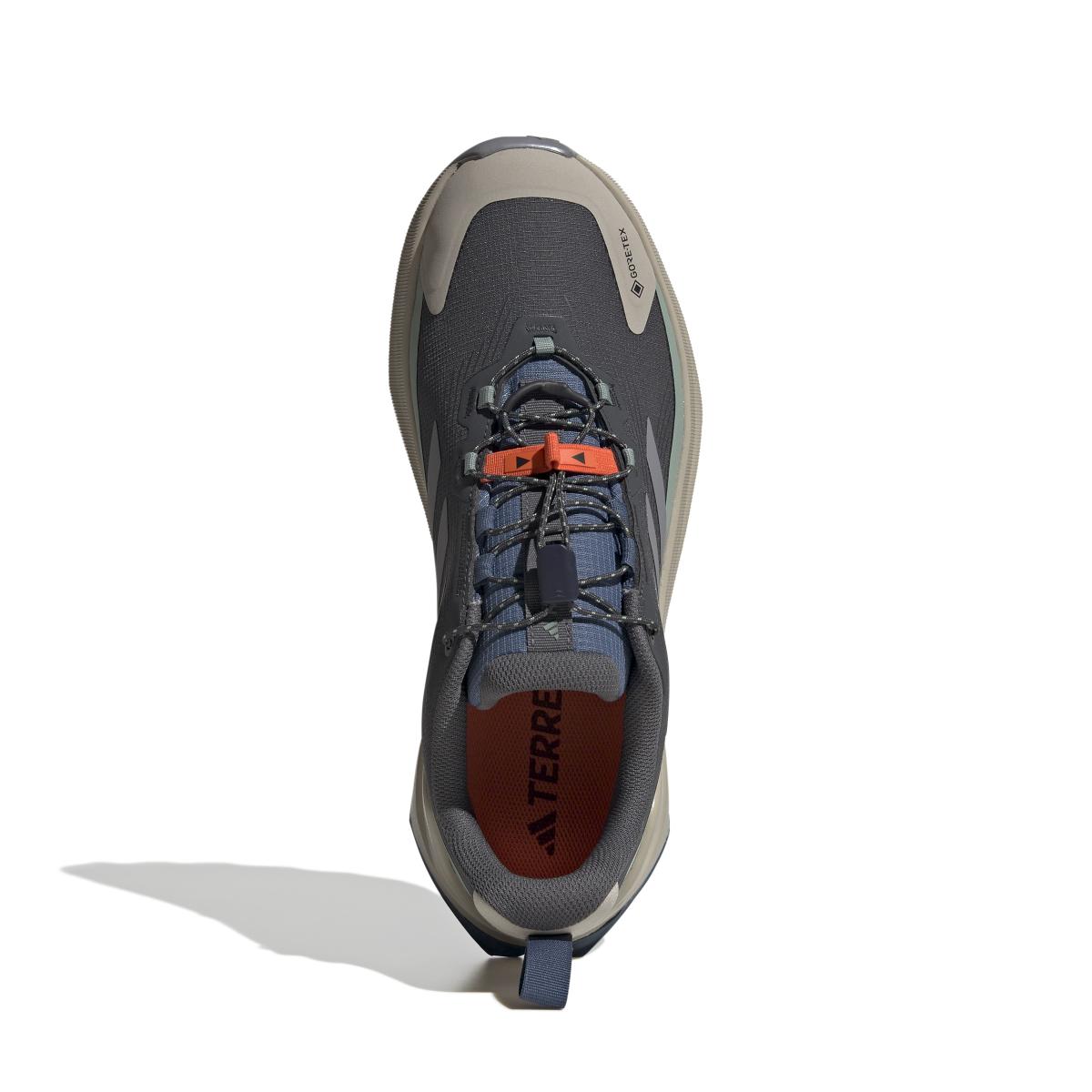 product/a/d/adidas_jp5240_3_footwear_photography_top_portrait_view_white-nw091625.jpg