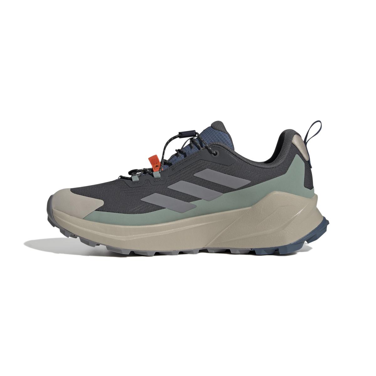 product/a/d/adidas_jp5240_5_footwear_photography_side_medial_center_view_white-nw091625.jpg