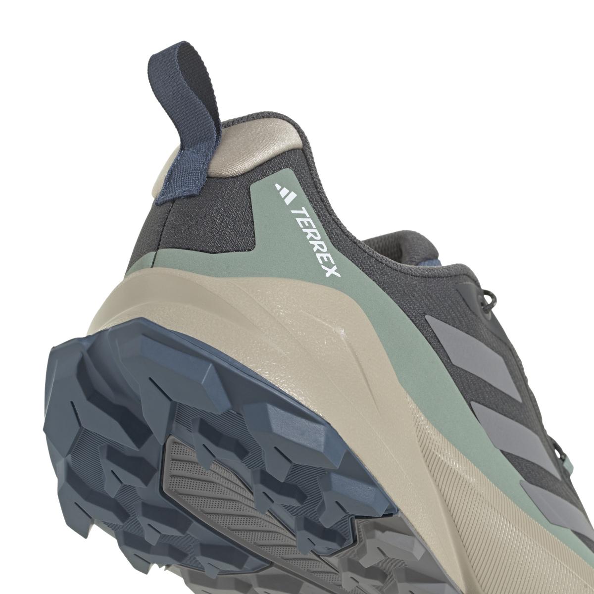 product/a/d/adidas_jp5240_8_footwear_photography_detail_view_1_white-nw091625.jpg