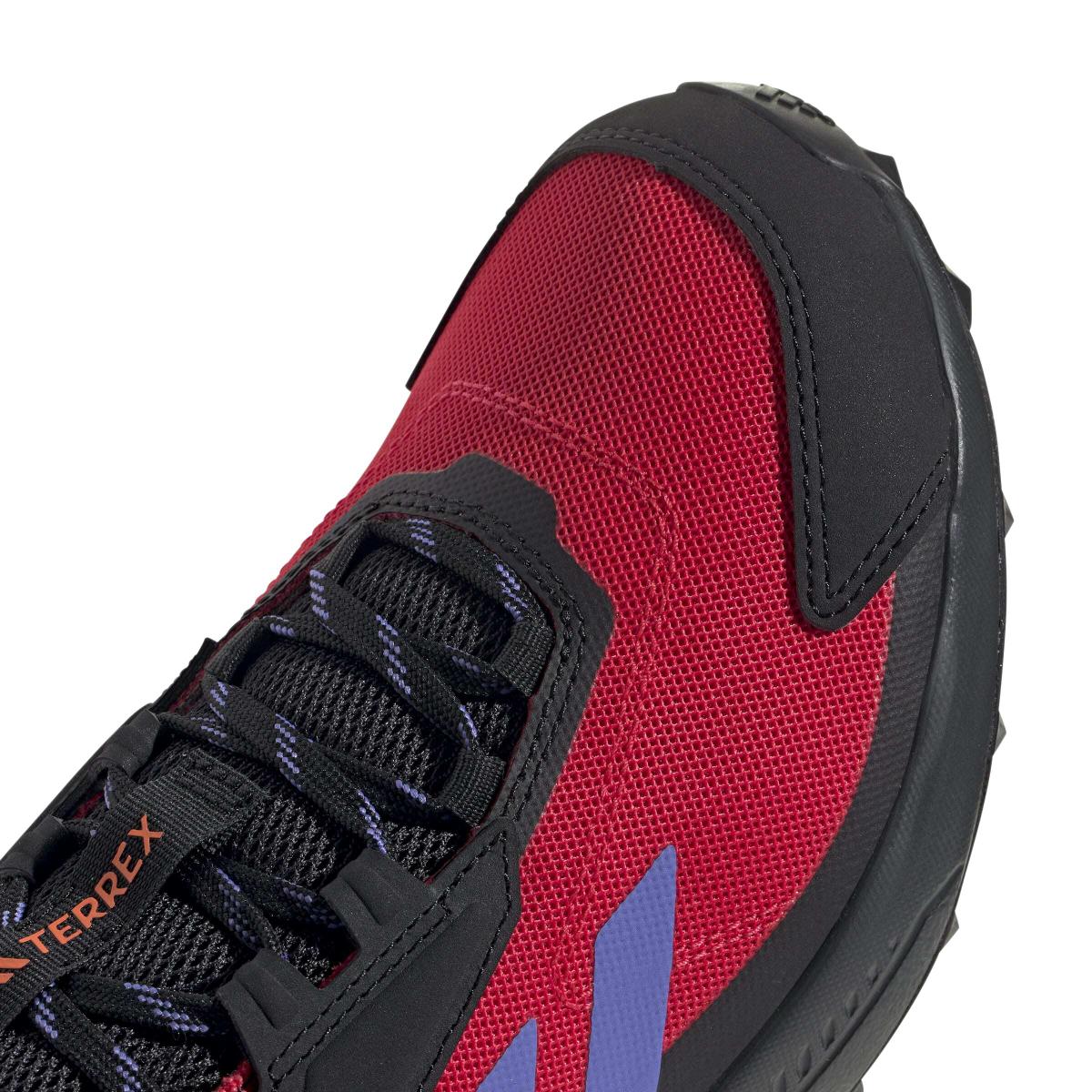 product/a/d/adidas_jp5649_9_footwear_photography_detail_view_2_white-nw091625.jpg