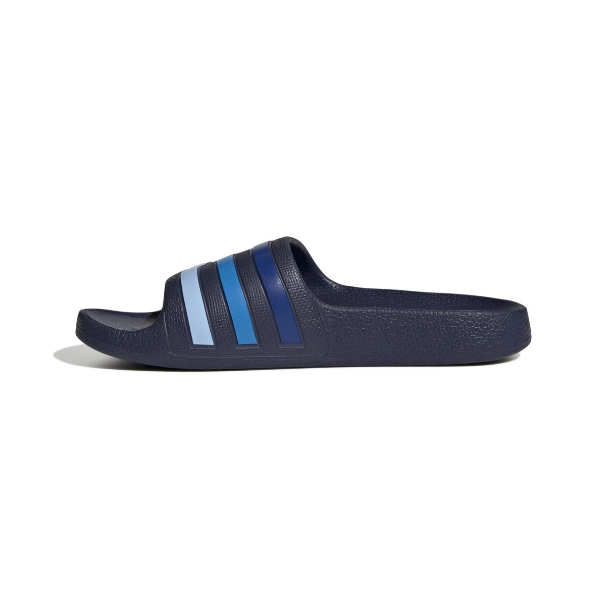 product/a/d/adidas_jp5772_5_footwear_photography_side_medial_center_view_white-nw091625.jpg