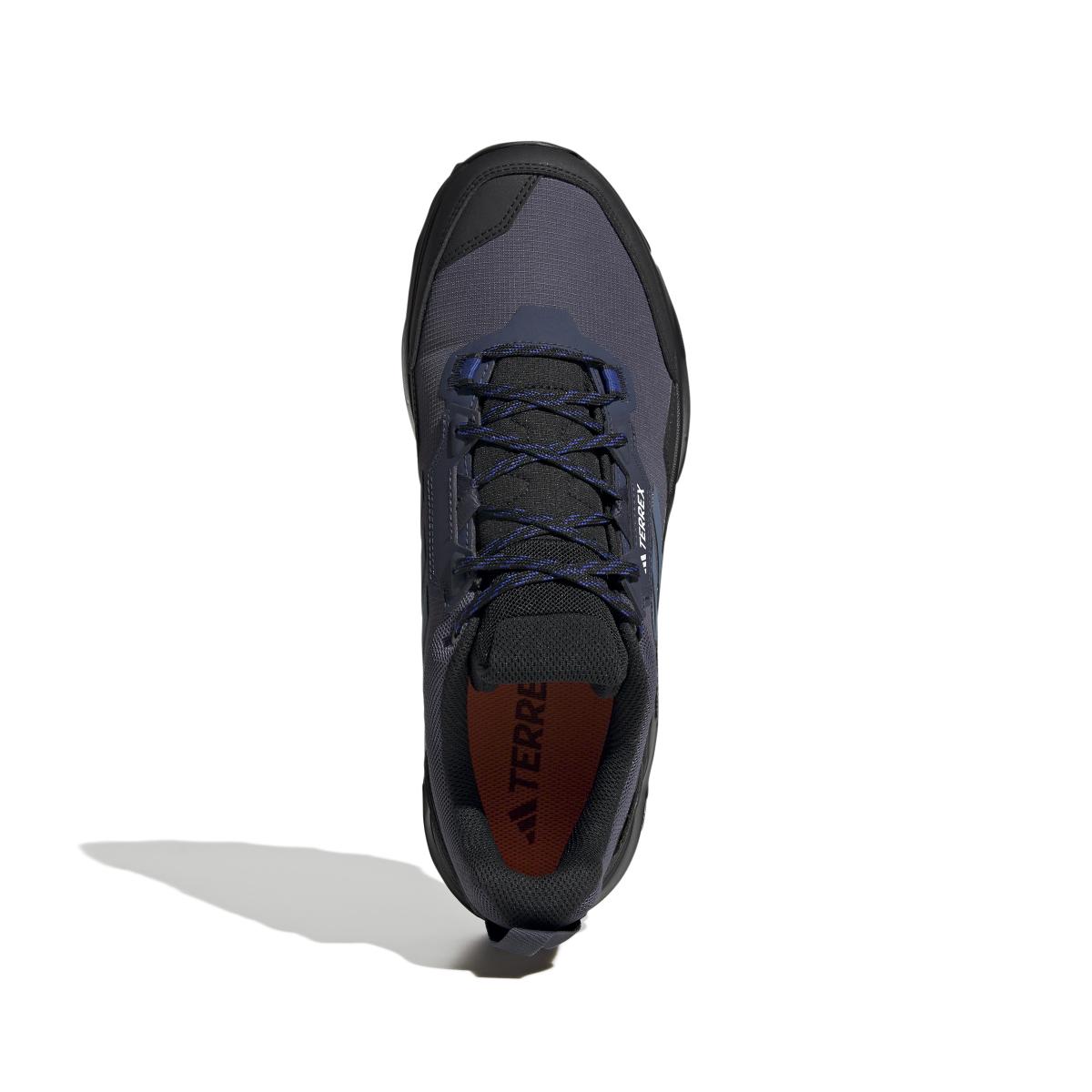 product/a/d/adidas_jp7380_3_footwear_photography_top_portrait_view_white.jpg