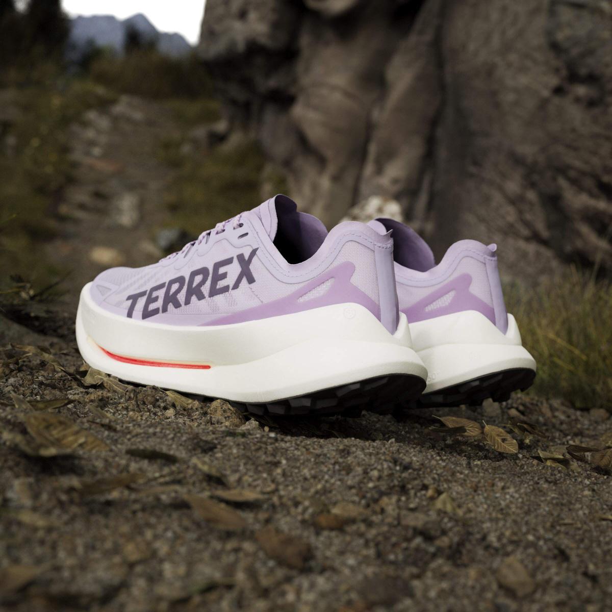product/a/d/adidas_jq1616_19_footwear_photography_heromrktng_view_6-nw091625.jpg