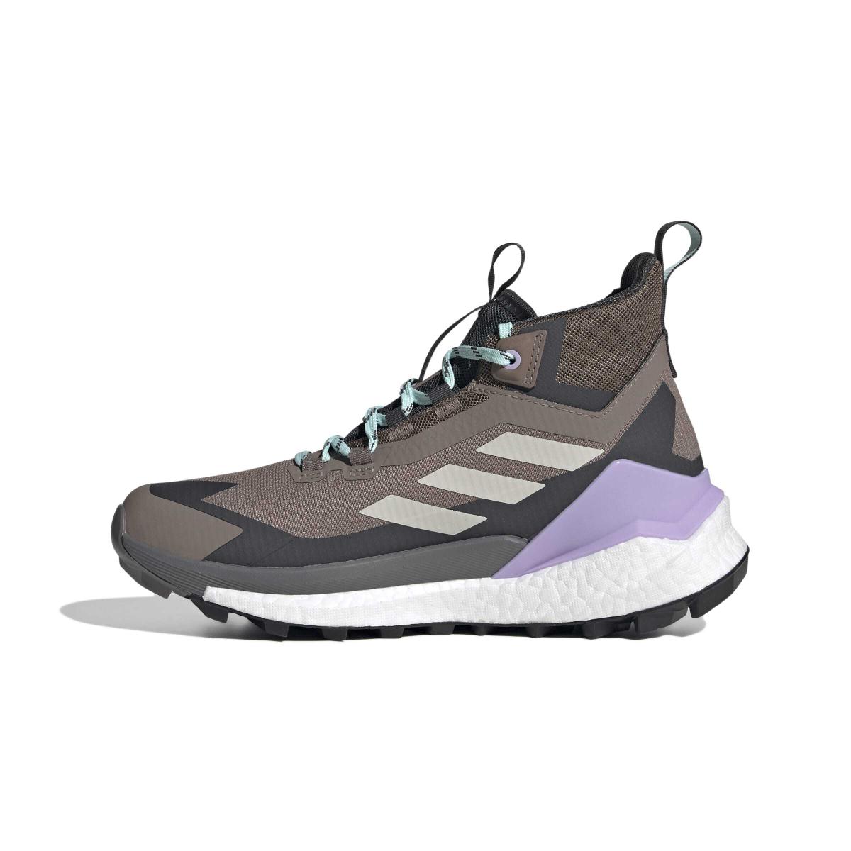 product/a/d/adidas_jq9901_5_footwear_photography_side_medial_center_view_white-nw091625.jpg