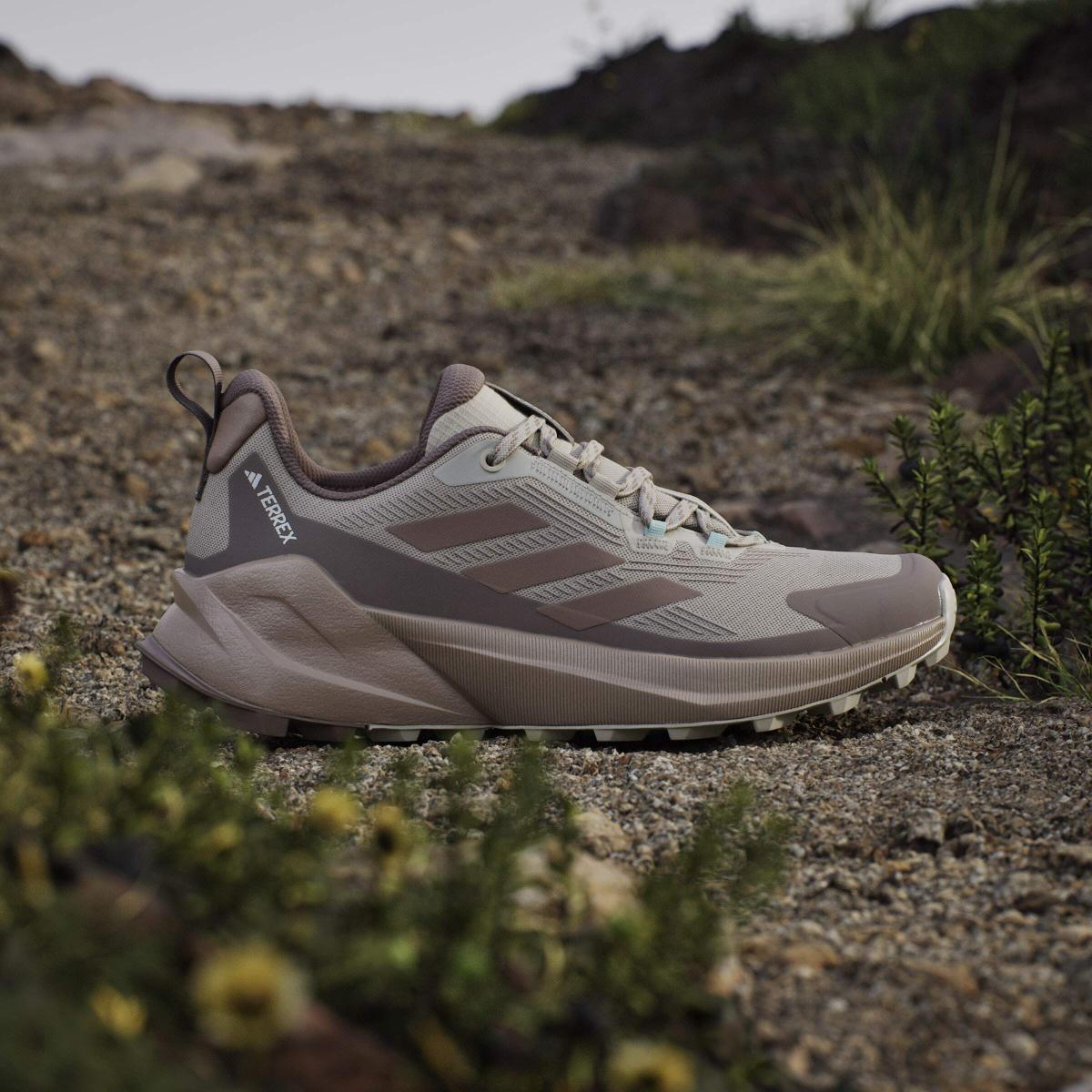 product/a/d/adidas_jq9923_15_footwear_photography_heromrktng_view_3-nw091625.jpg