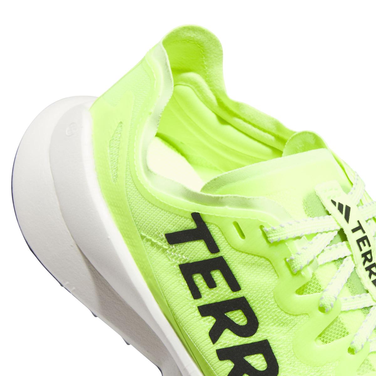 product/a/d/adidas_jr5218_8_footwear_photography_detail_view_1_white-nw091725.jpg