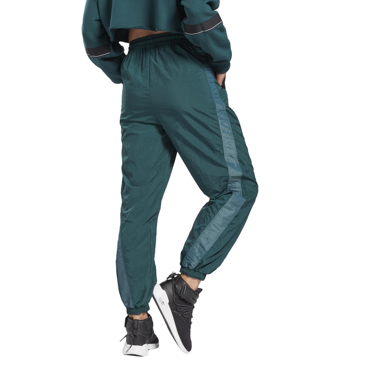 product/g/p/gp1269_app_on-model_back_white.jpg
