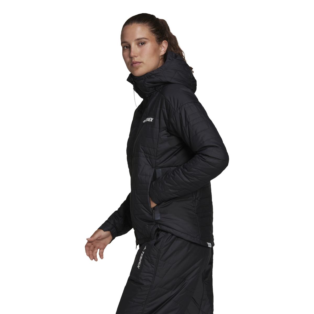 product/g/q/gq3678_app_on-model_side_white.jpg