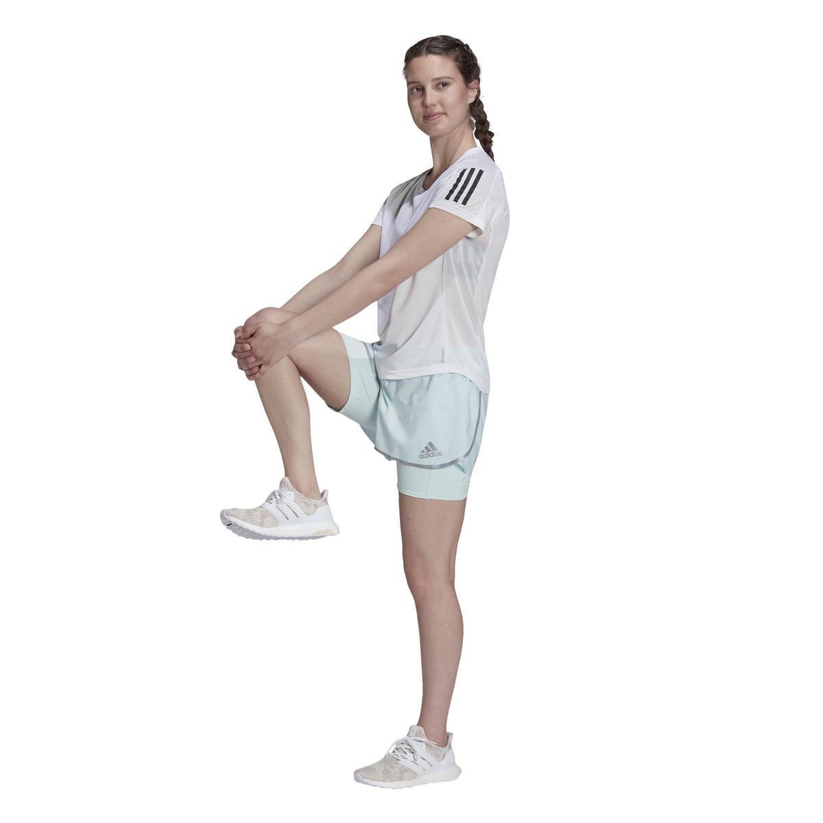 product/g/t/gt9740_app_on-model_walking_white.jpg