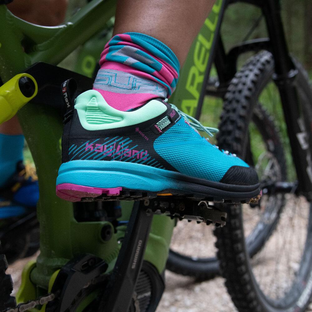 product/k/a/kayland_018022250_turquoise-fuchsia_3.jpg