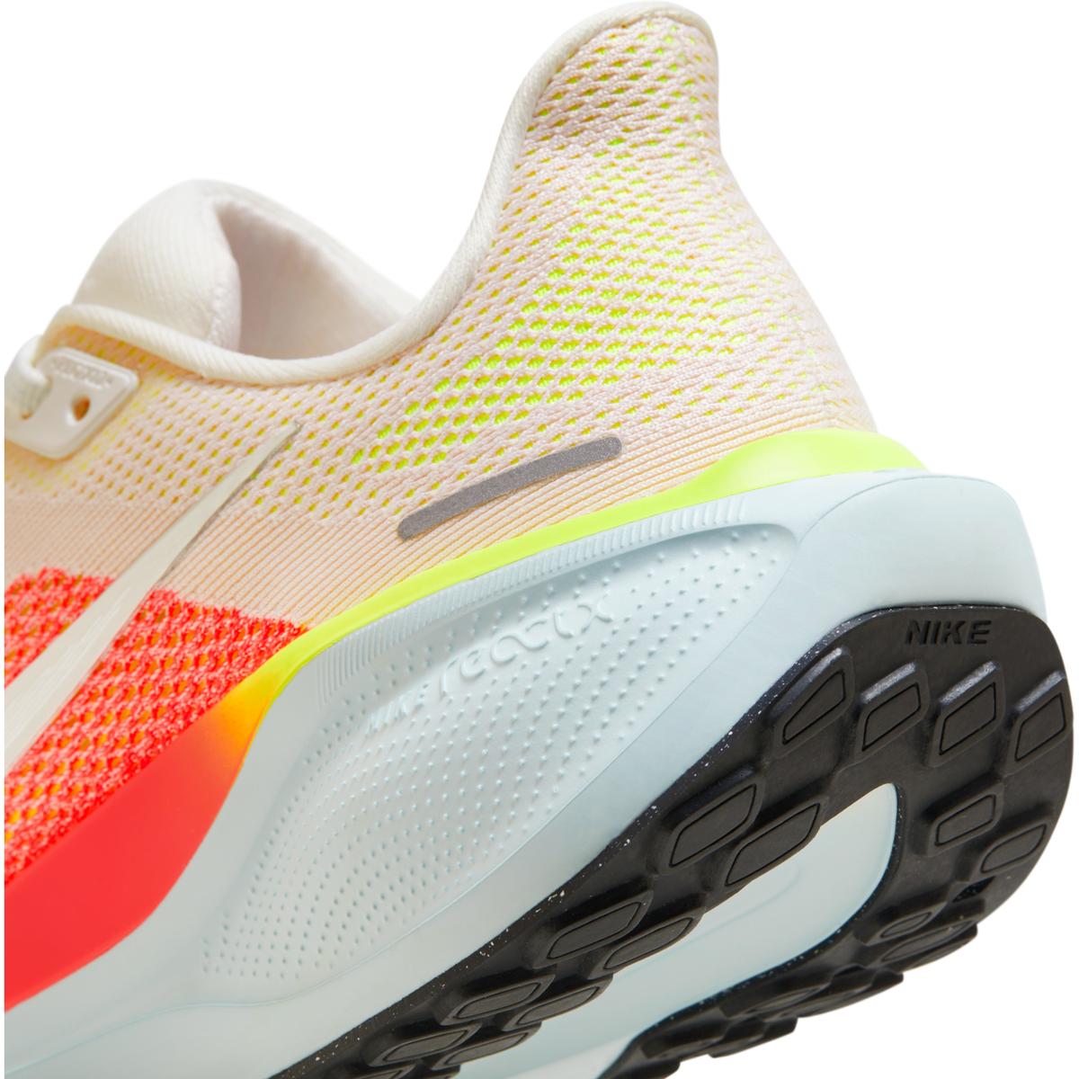 product/n/i/nike_fd2723-100-phsyd002-nw112724.jpg