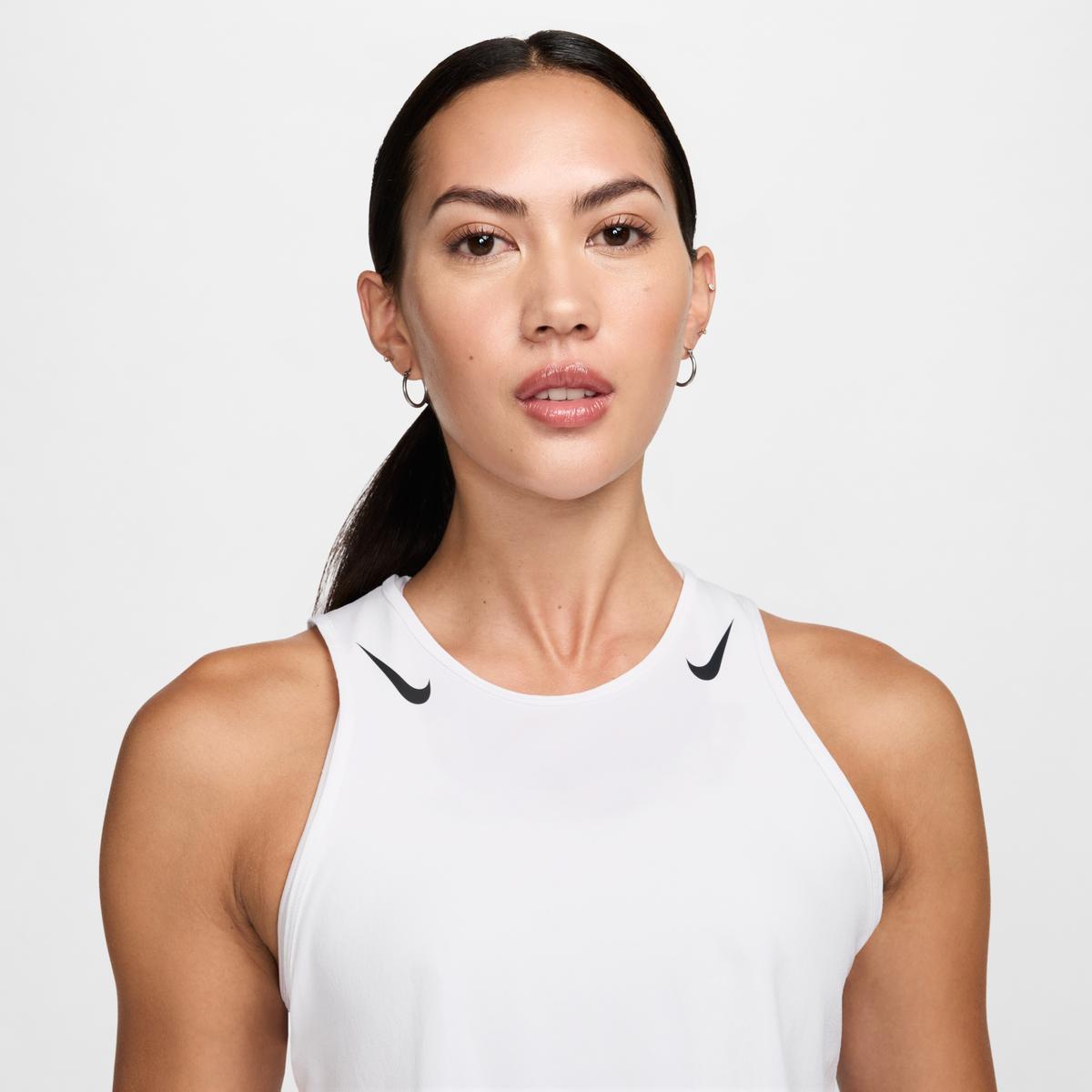 product/n/i/nike_fn2713-100-phsym001.jpg