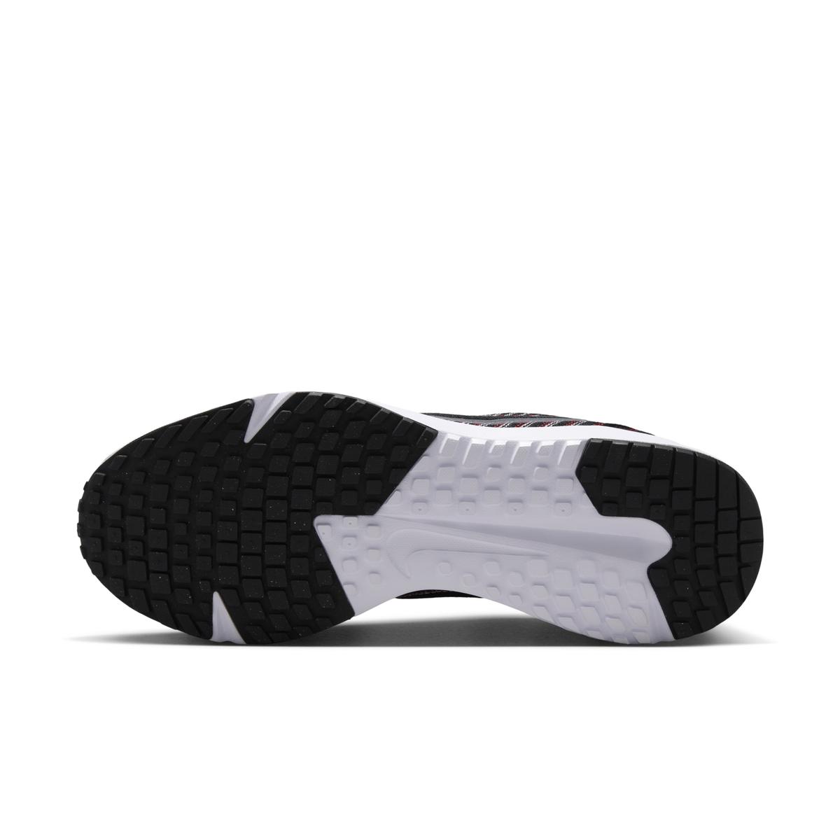 product/n/i/nike_hm9594-001_black-cool-grey-university-red-white_1.jpg