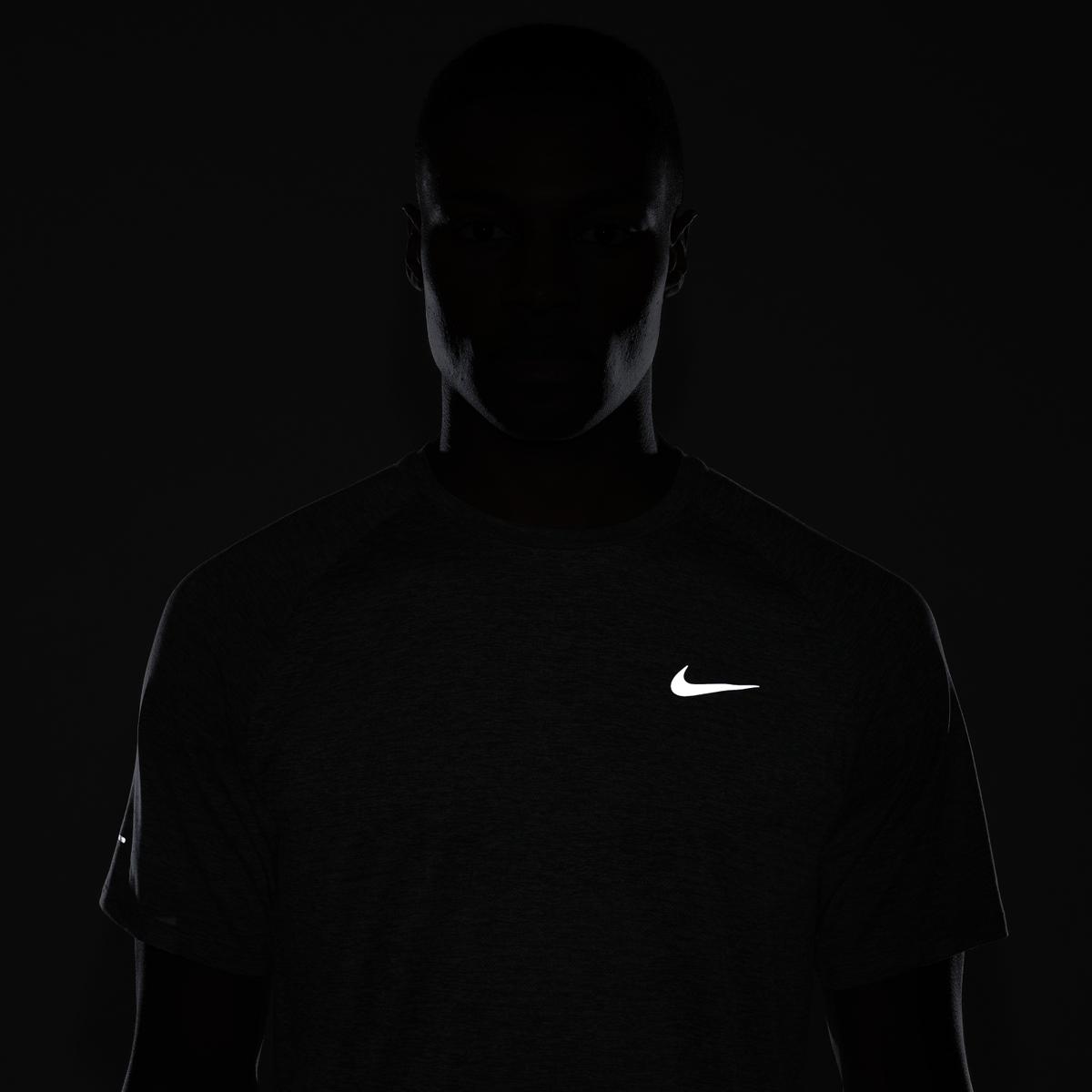 product/n/i/nike_hv5203-084_smoke-grey-htr-reflective-silv_7.jpg