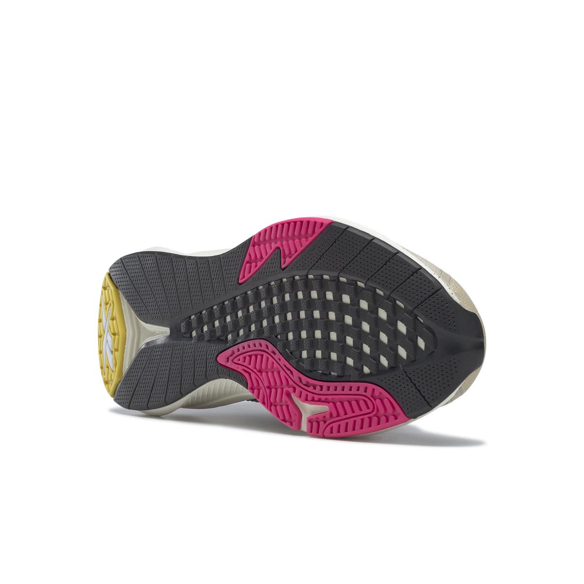 product/r/e/reebok_fw7586_3_footwear_photography_bottom_view_white_000.jpg