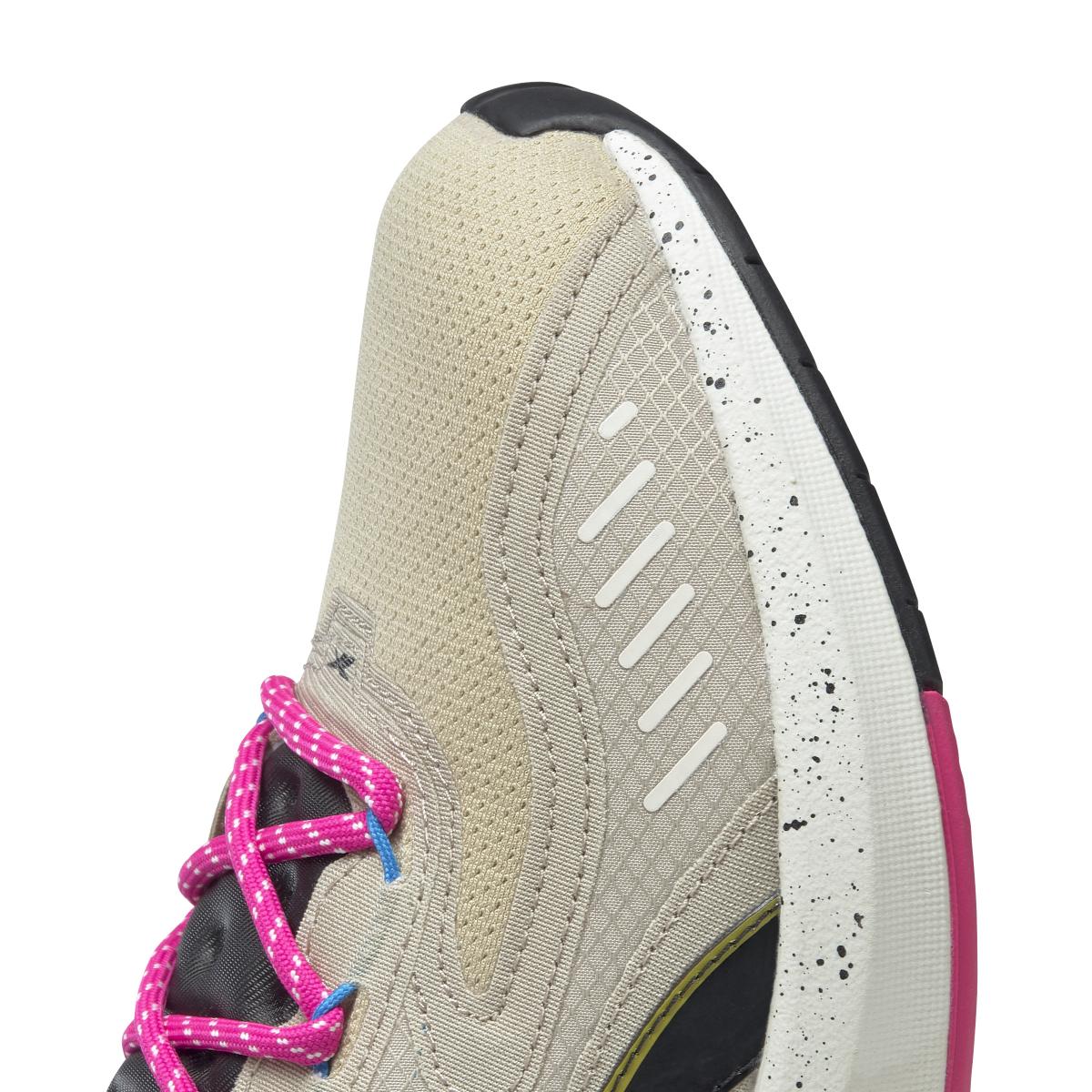 product/r/e/reebok_fw7586_8_footwear_photography_detail_view_2_white_000.jpg