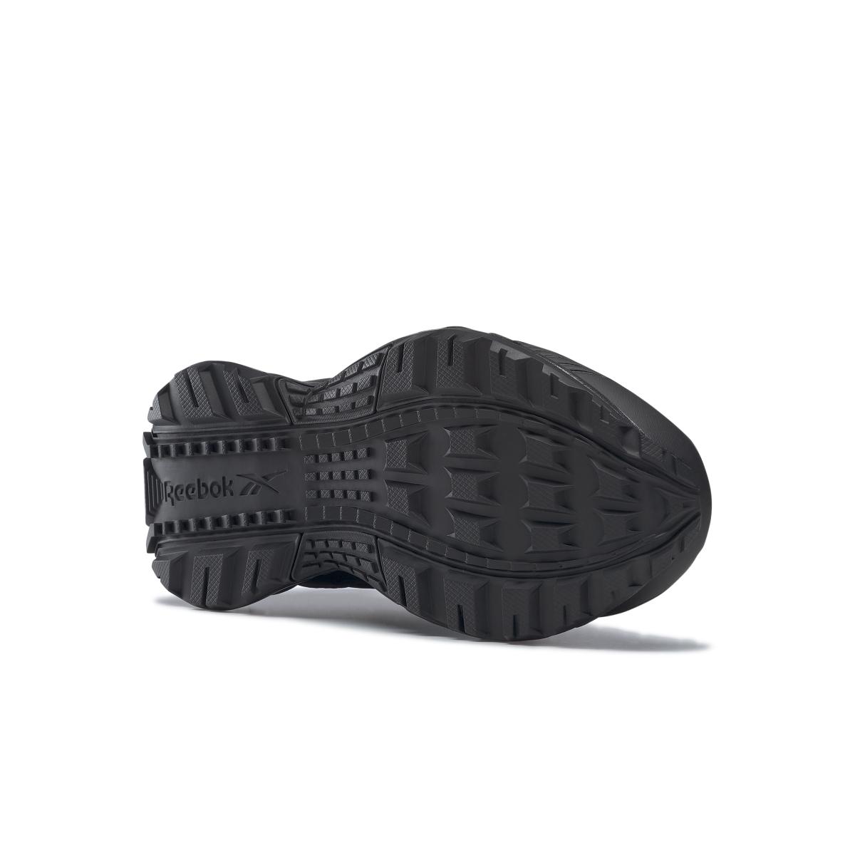 product/r/e/reebok_fw9640_3_footwear_photography_bottom_view_white_000.jpg