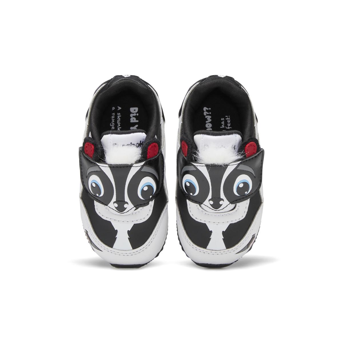 product/r/e/reebok_gw3766_2_footwear_photography_top_portrait_view_white_000.jpg
