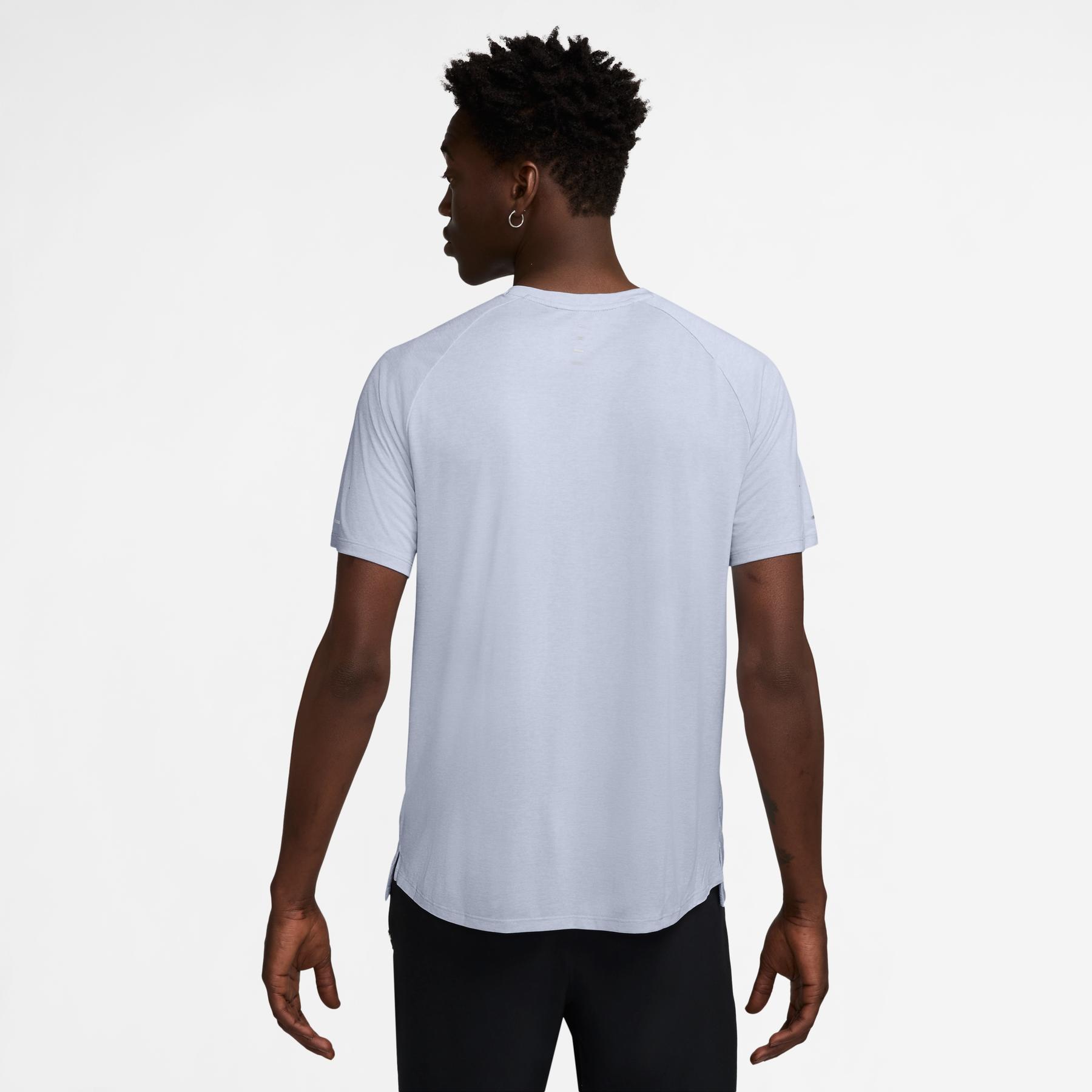 product/2/0/2025_08_nike_hv5203-057-phsbm001.jpg
