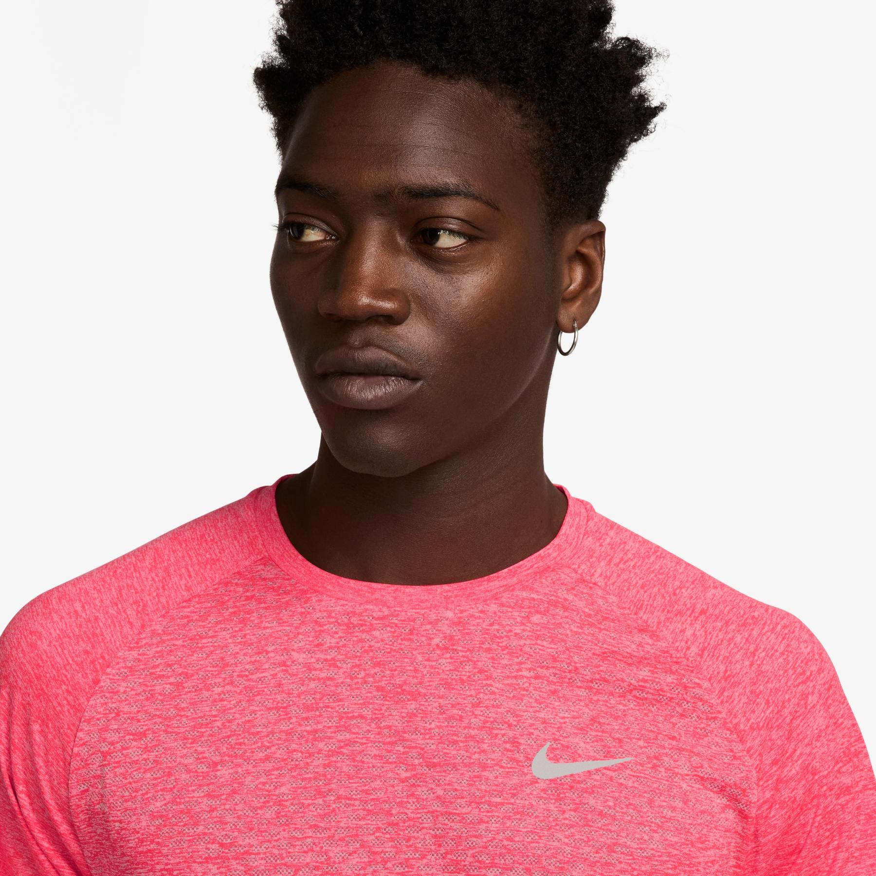 product/2/0/2025_08_nike_hv5203-635-phsym001.jpg