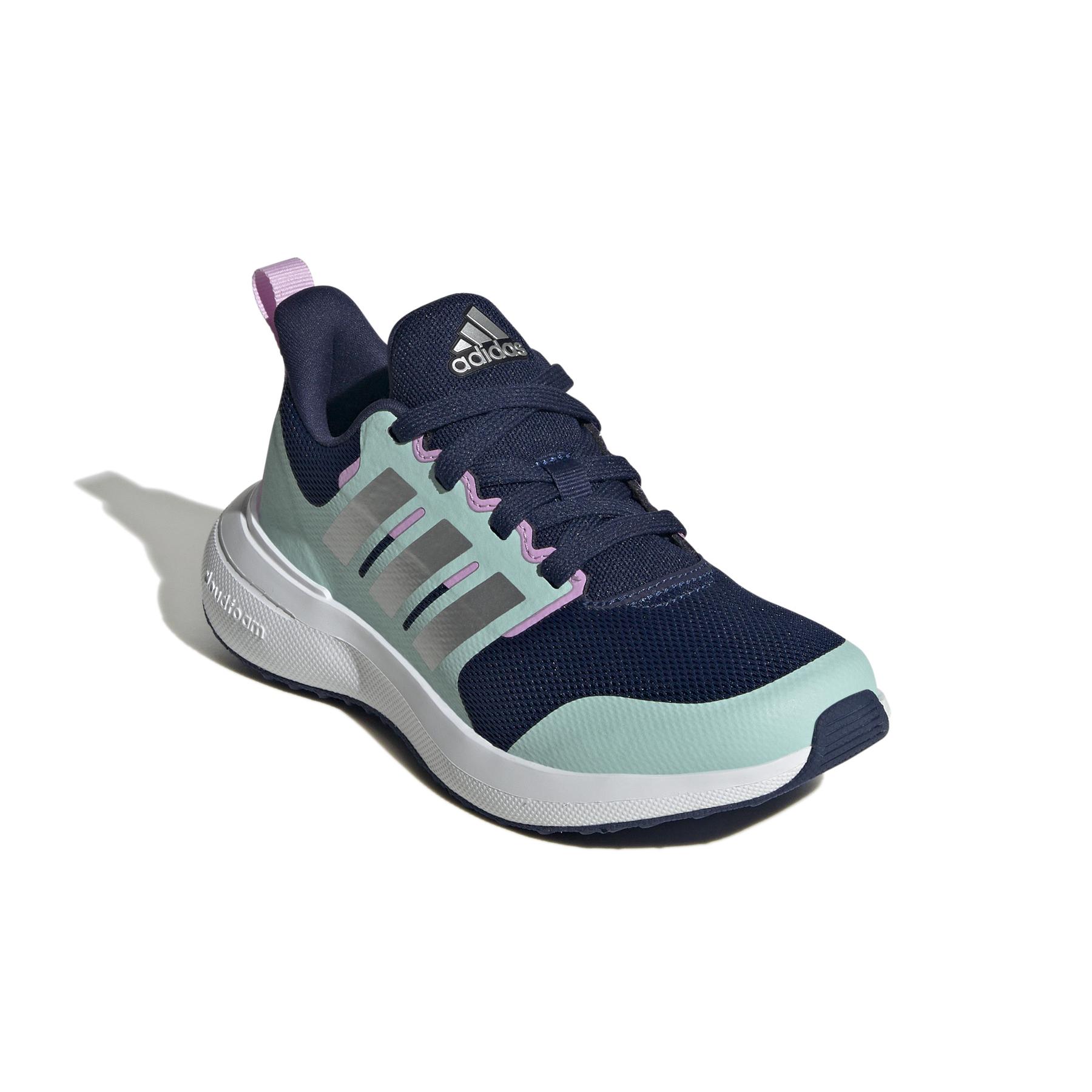 product/2/0/2025_09_adidas_ie1082_6_footwear_photography_front_lateral_top_view_white.jpg