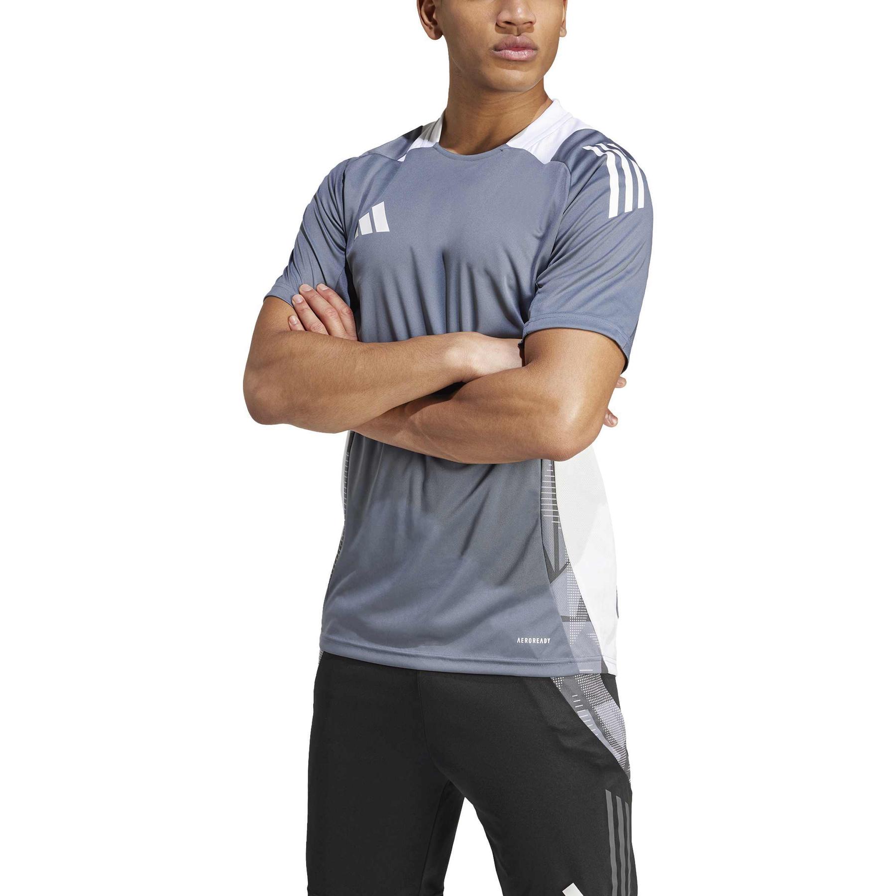 product/2/0/2025_09_adidas_iv6969_5_apparel_on_model_front_view_white.jpg